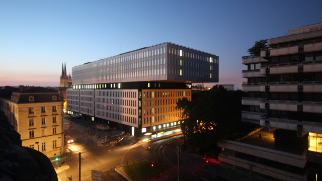 Bordeaux city council offices 